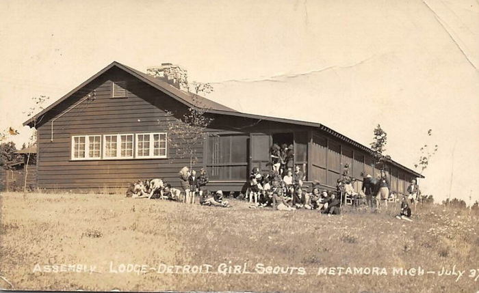 Metamora - Old Postcard (newer photo)